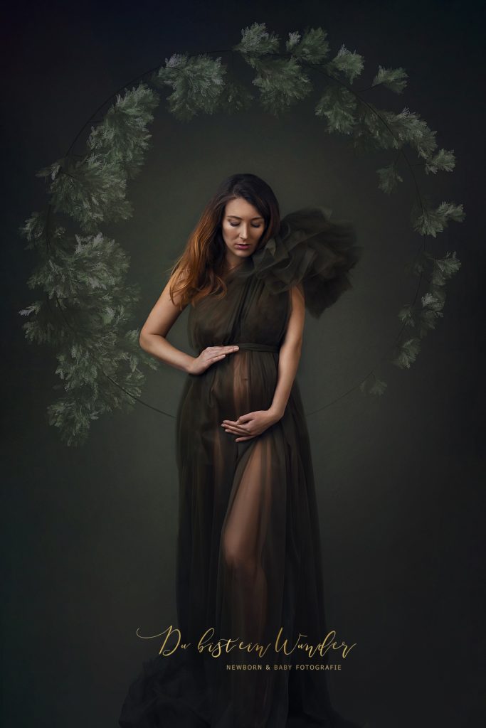 Fine Art Schwangerschaft- Newborn & Baby Fotografie - Schwangerschaft- und Babybauch Foto Shooting im speziellen Foto Atelier - von DubisteinWunder - Was kostet das Babybauch Fotoshooting?