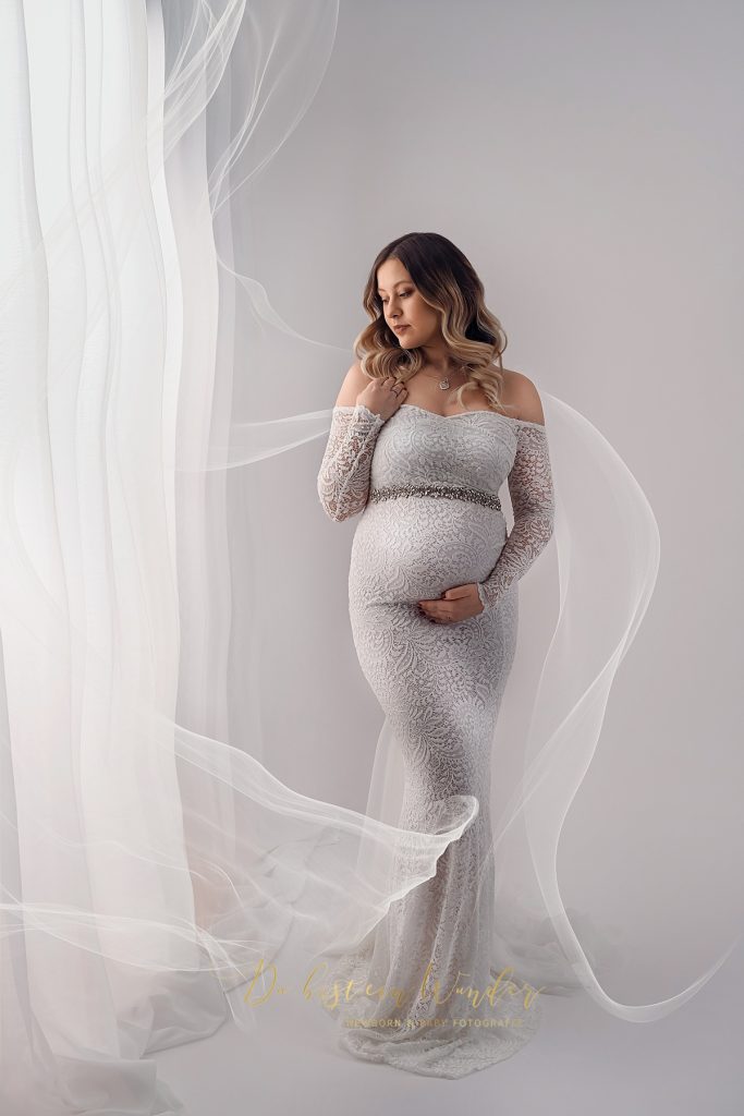 Fine Art Schwangerschaft- Newborn & Baby Fotografie - Schwangerschaft- und Babybauch Foto Shooting im speziellen Foto Atelier - von DubisteinWunder - Was kostet das Babybauch Fotoshooting?